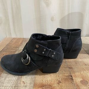 Sonoma Black Booties Size 9.5M